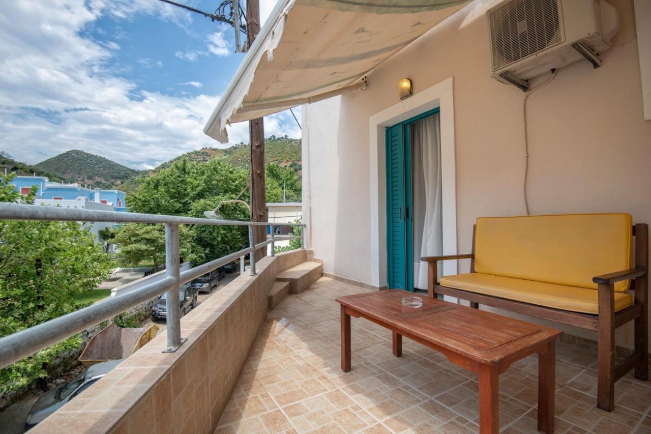 Puerto Seaside Rooms Akhladherí Eksteriør billede