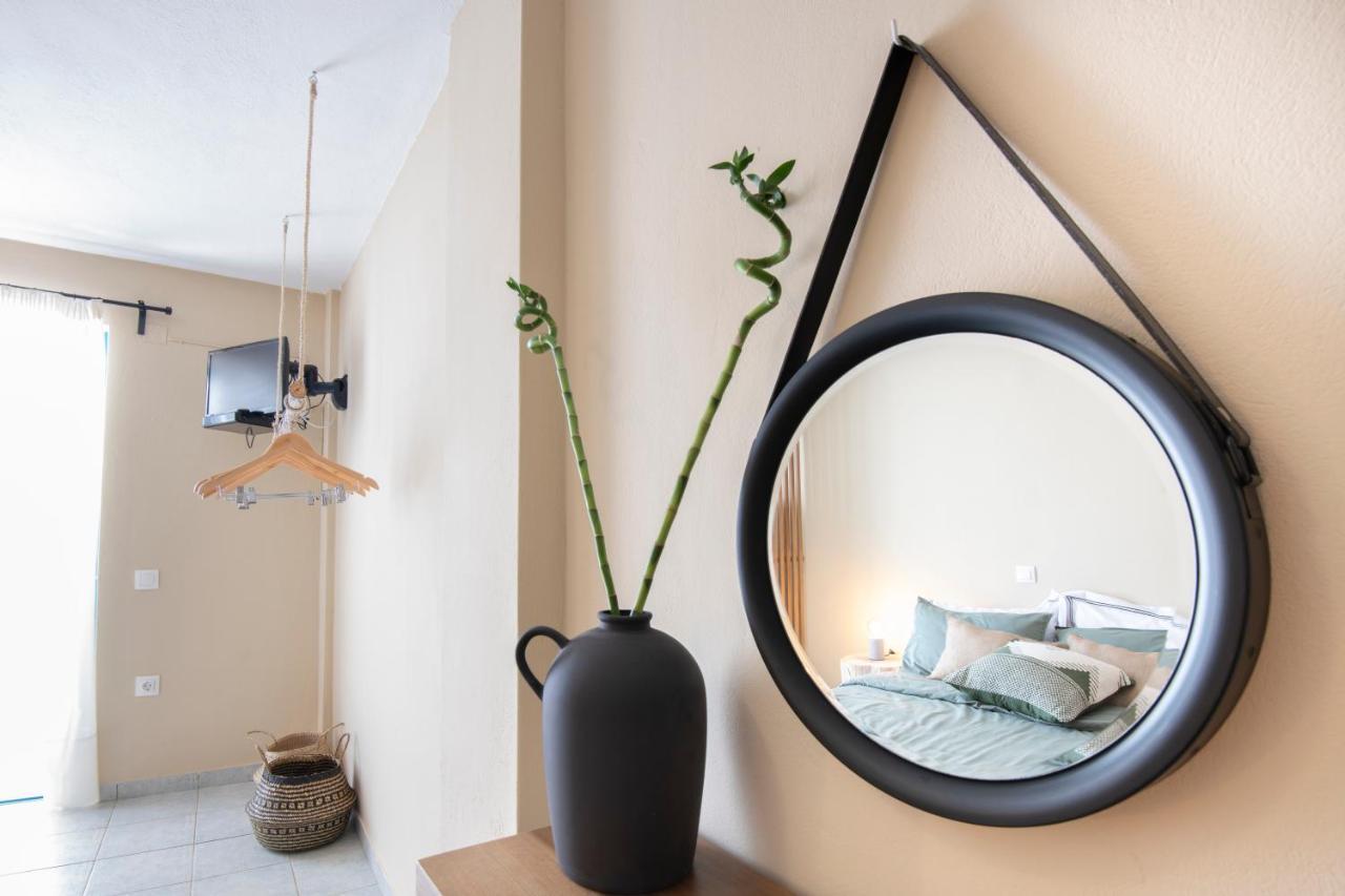 Puerto Seaside Rooms Akhladherí Eksteriør billede