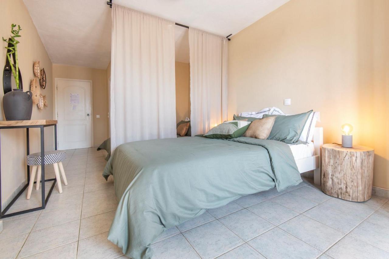 Puerto Seaside Rooms Akhladherí Eksteriør billede
